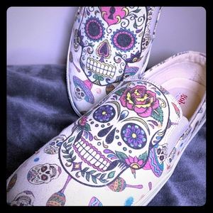 Goby Day of the Dead Skull slip on’s 💀❤️💀
